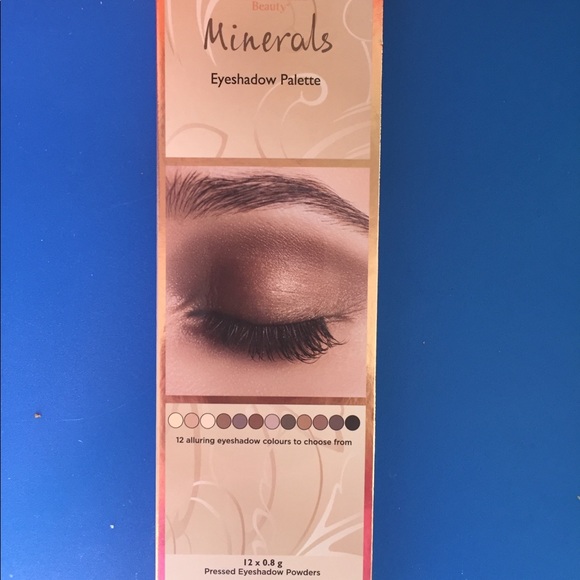 Eye shadows - Picture 2 of 4